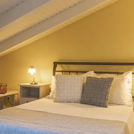 Отель Arethousa