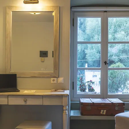 Отель Arethousa