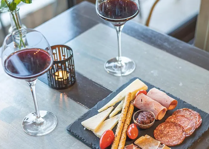 فندق Arethousa 3*